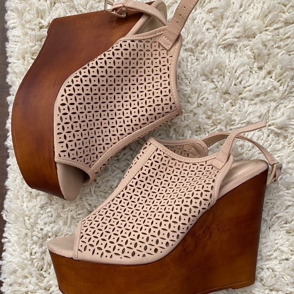 Tan Wedges - Picture 2 of 3